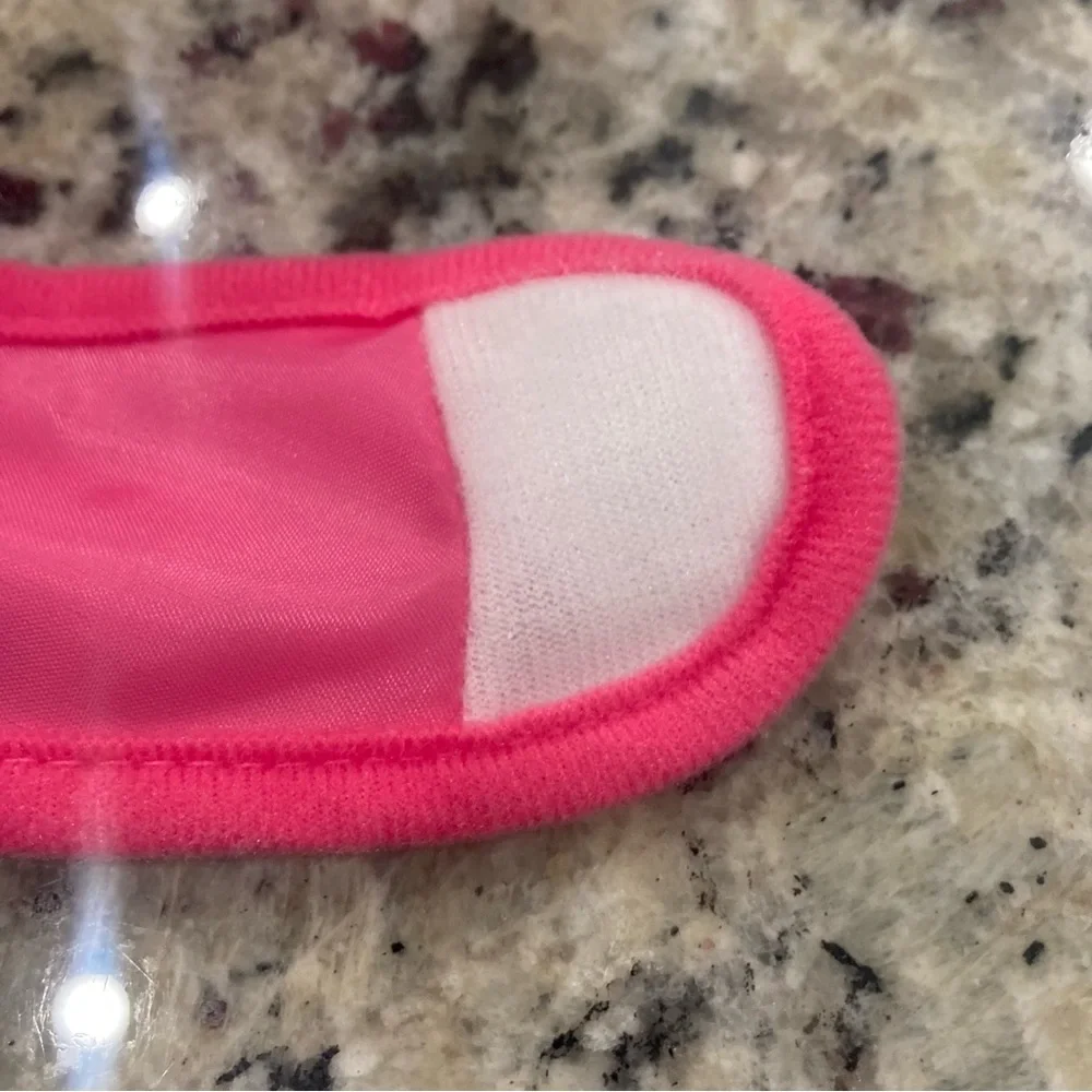 Peeps hot pink baby feeding bib with 3 bunnies on it new without tags
